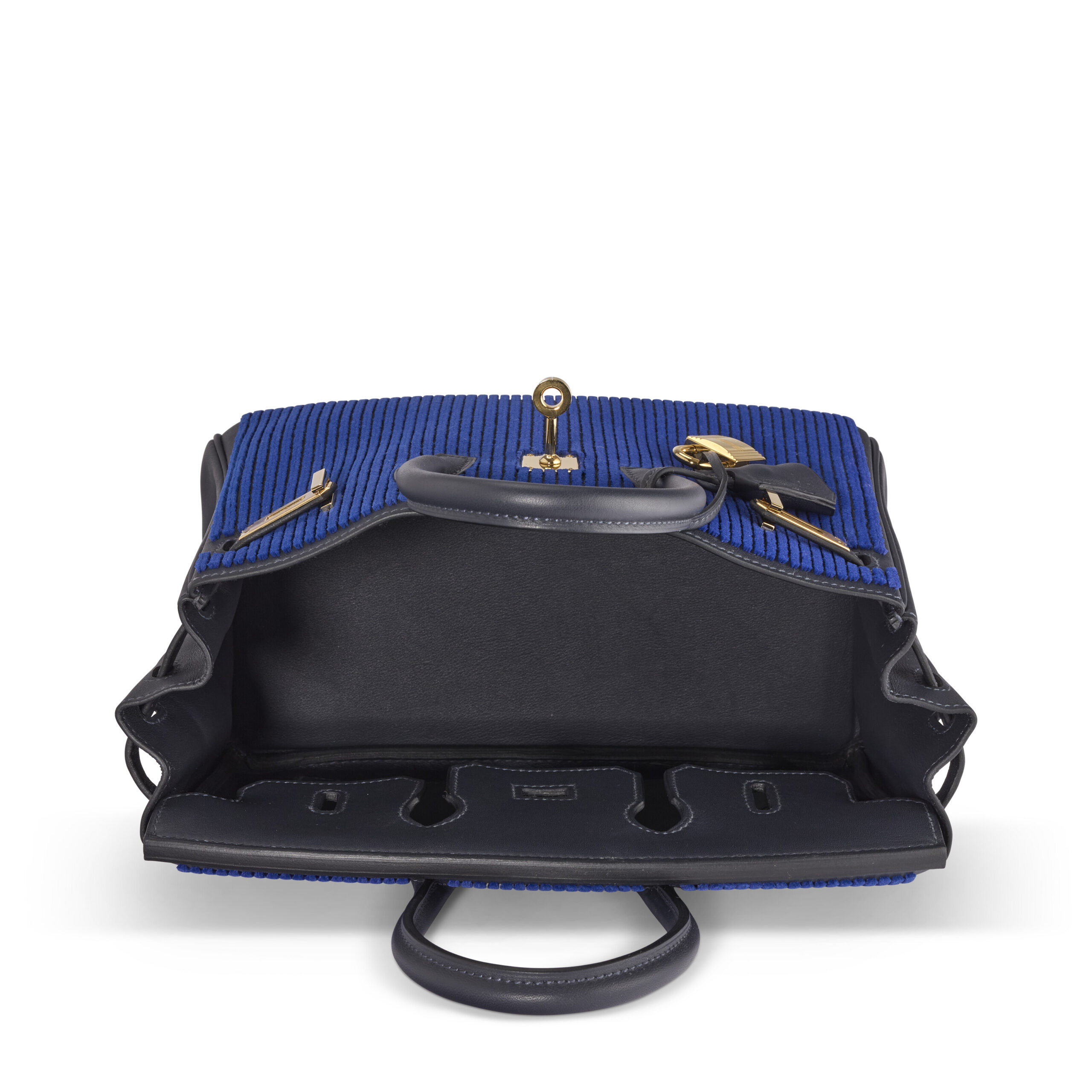 A LIMITED EDITION CABAN SWIFT LEATHER & BLEU SAPHIR TUFFETAGE CÔTE À CÔTE BIRKIN 25 WITH PERMABRASS HARDWARE 6 A LIMITED EDITION CABAN SWIFT LEATHER & BLEU SAPHIR TUFFETAGE CÔTE À CÔTE BIRKIN 25 WITH PERMABRASS HARDWARE - Image 6