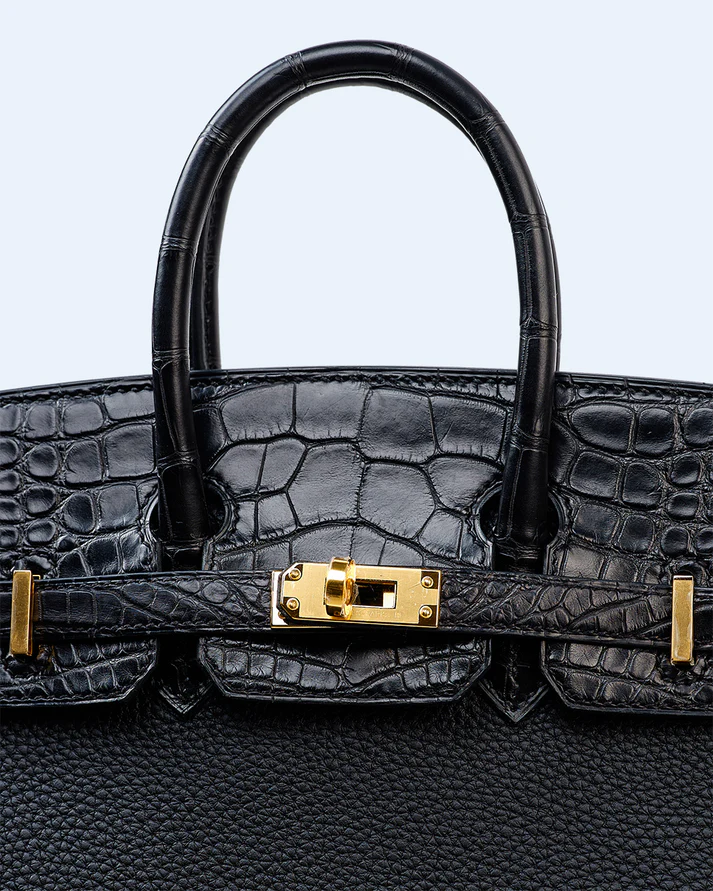 A LIMITED EDITION MATTE BLACK ALLIGATOR & TOGO LEATHER TOUCH BIRKIN 25 WITH ROSE GOLD HARDWARE 2 A LIMITED EDITION MATTE BLACK ALLIGATOR & TOGO LEATHER TOUCH BIRKIN 25 WITH ROSE GOLD HARDWARE - Image 2