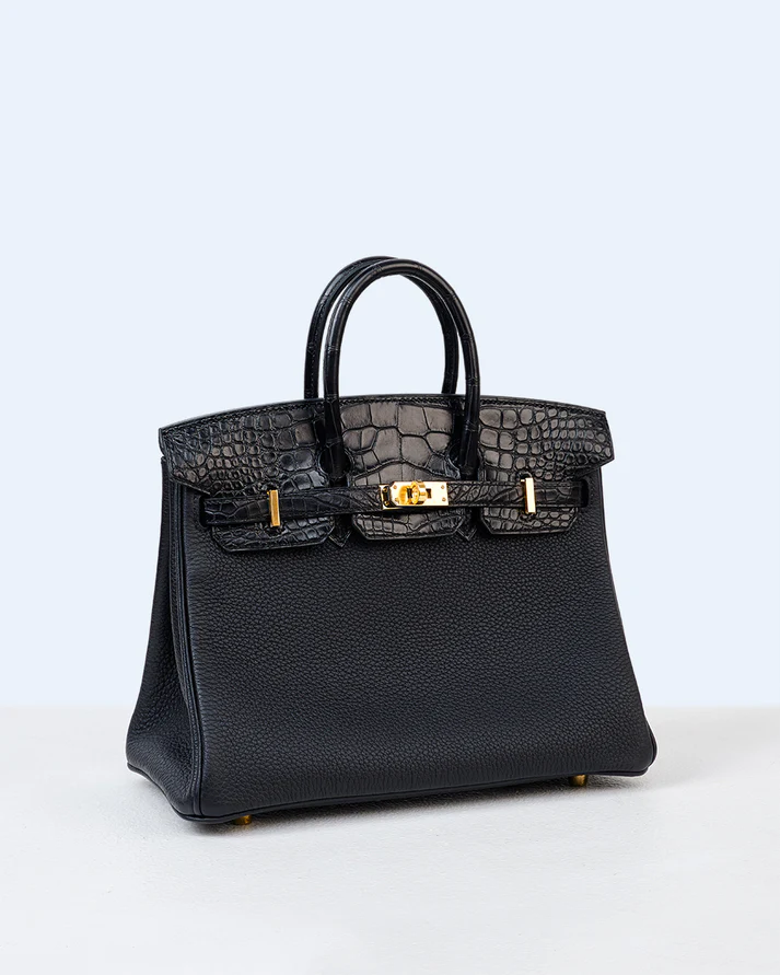 A LIMITED EDITION MATTE BLACK ALLIGATOR & TOGO LEATHER TOUCH BIRKIN 25 WITH ROSE GOLD HARDWARE 4 A LIMITED EDITION MATTE BLACK ALLIGATOR & TOGO LEATHER TOUCH BIRKIN 25 WITH ROSE GOLD HARDWARE - Image 4
