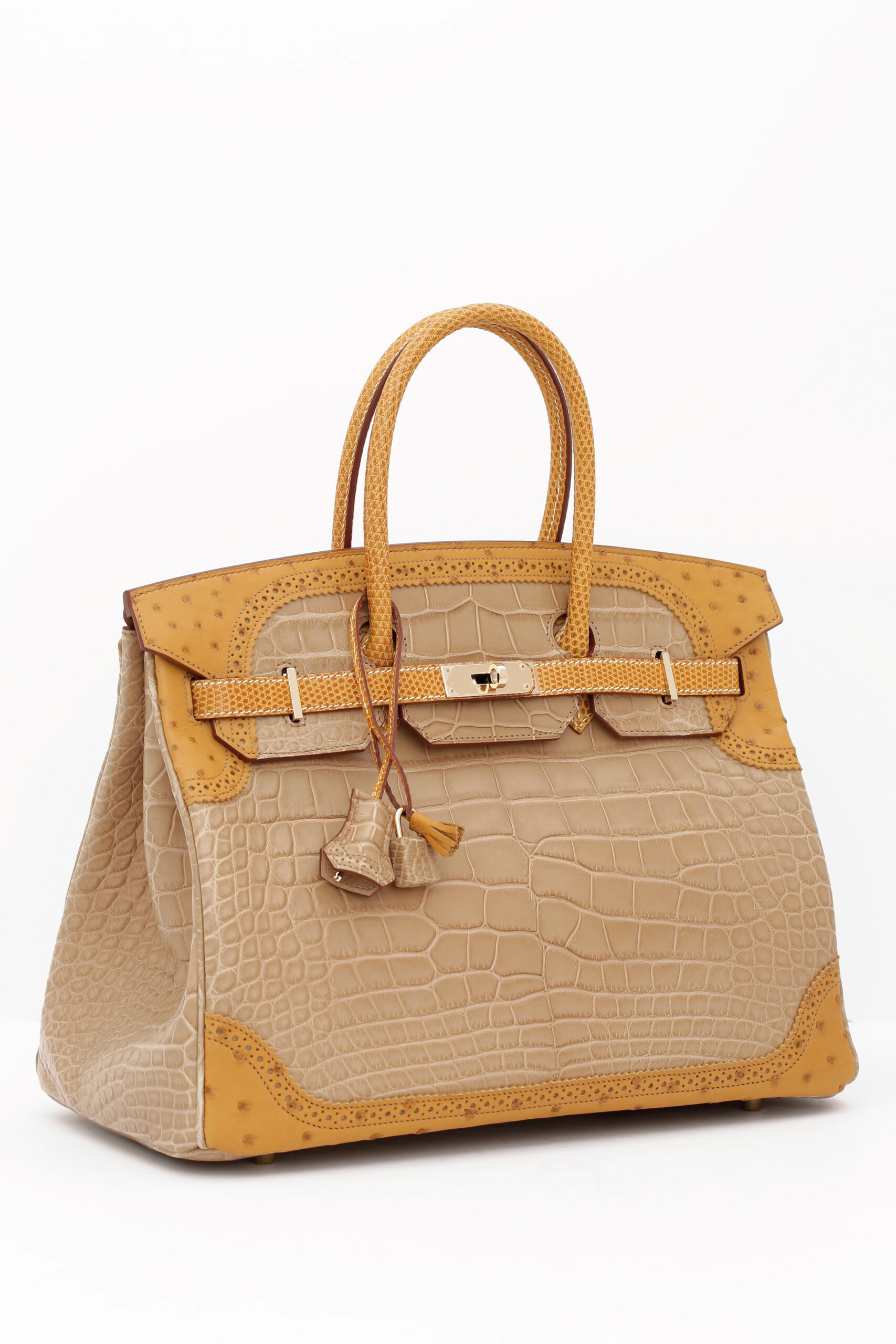 HERMÈS. A LIMITED EDITION MATTE POUSSIÈRE ALLIGATOR, TABAC CAMEL OSTRICH & SÉSAME LIZARD GRAND MARIAGE BIRKIN 35 WITH PERMABRASS HARDWARE 3 HERMÈS. A LIMITED EDITION MATTE POUSSIÈRE ALLIGATOR, TABAC CAMEL OSTRICH & SÉSAME LIZARD GRAND MARIAGE BIRKIN 35 WITH PERMABRASS HARDWARE - Image 3